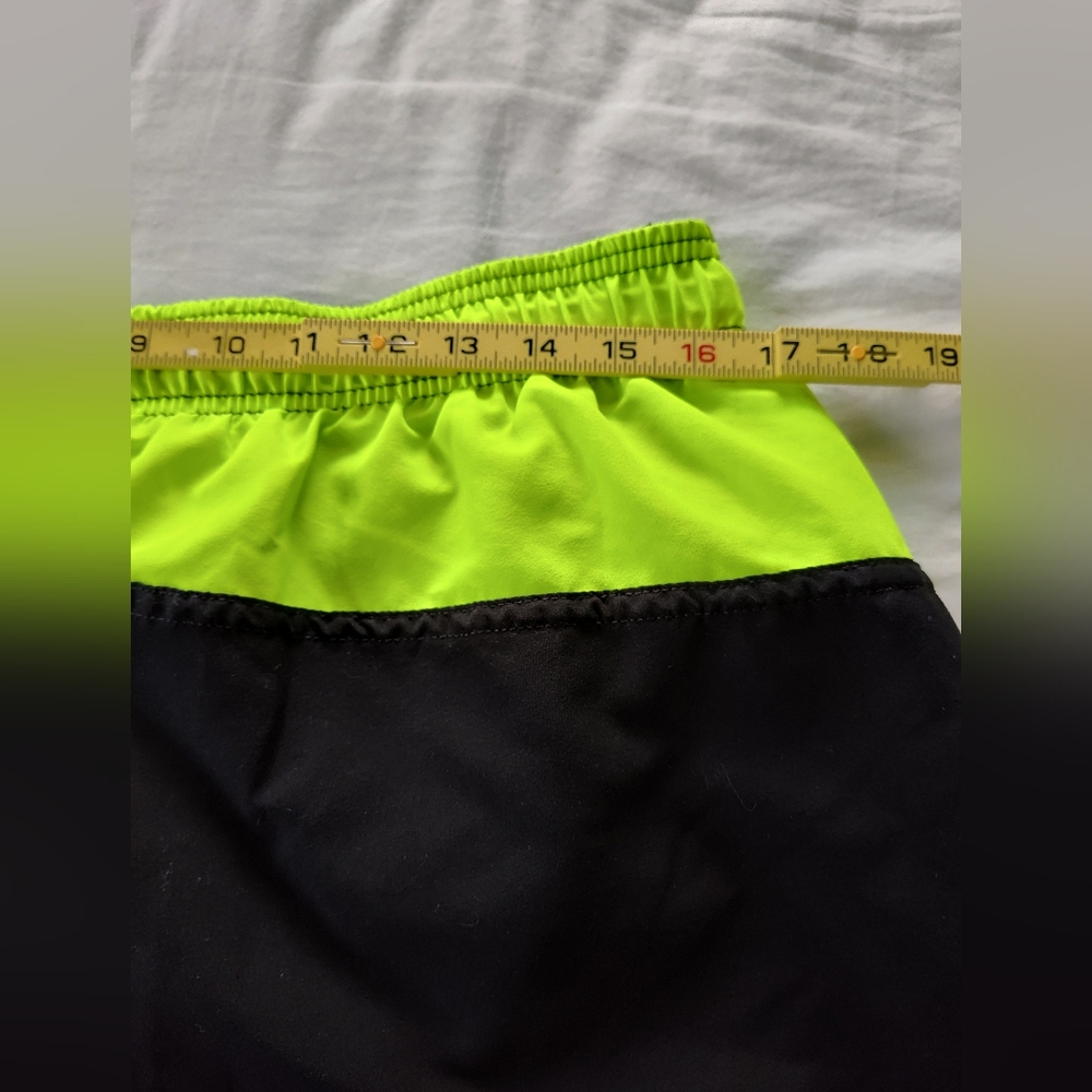 SPEEDO Men's Swim Trunks. Size XXL. 8 1/2" Inseam. Lined Inside. - Picture 6 of 8